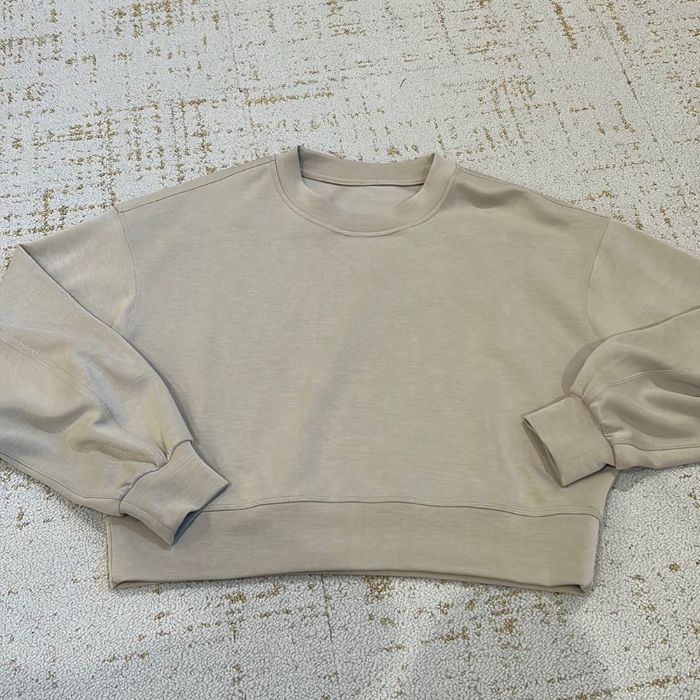 LULULEMON CROPPED CREWNECK